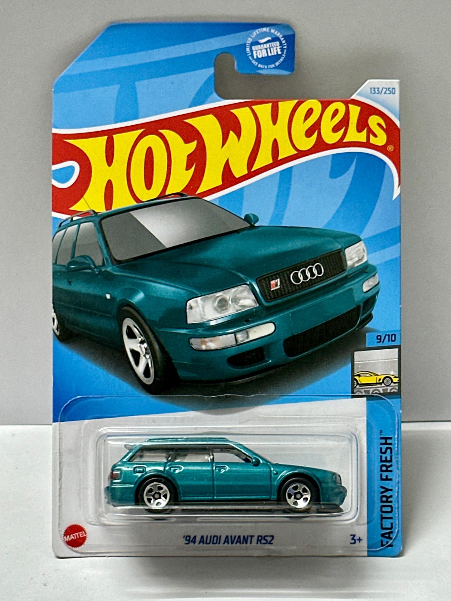 Hot Wheels '94 Audi Avant RS2 - 1:64 Diecast Car