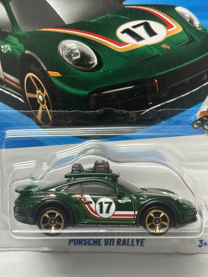 Hot Wheels Porsche 911 Rallye - 1:64 Diecast Car