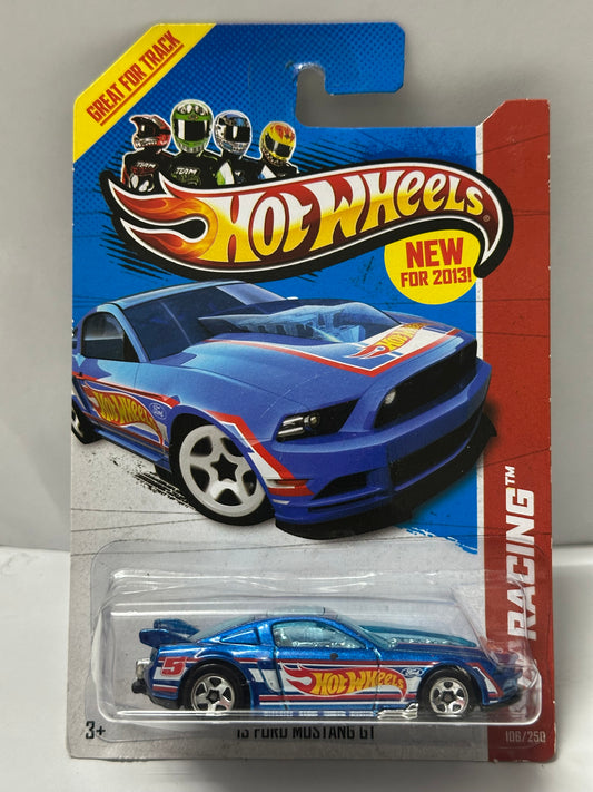 Hot Wheels 13 Ford Mustang GT - 1:64 Diecast Car