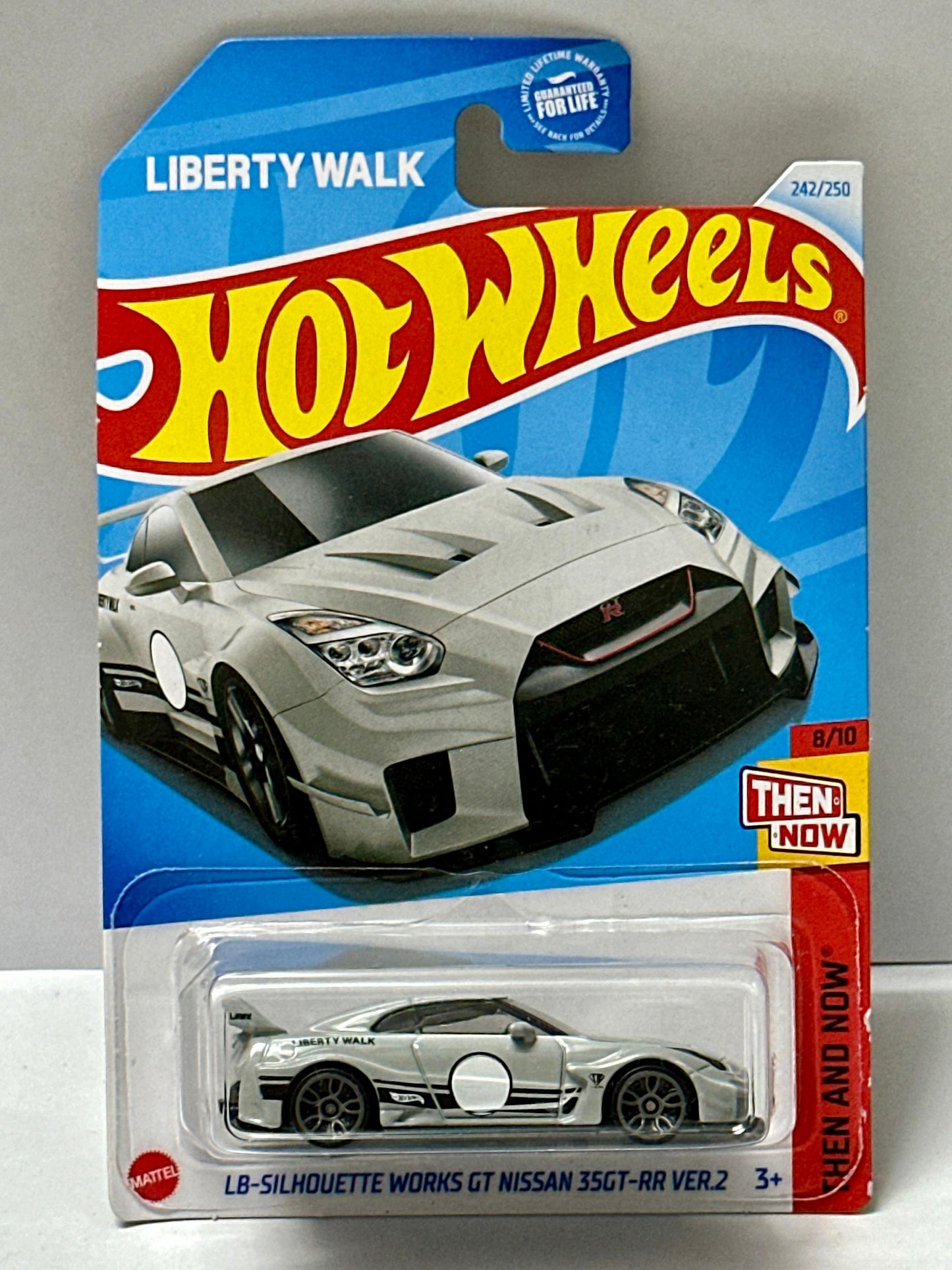 Hot Wheels Lb-Silhouettle Works GT Nissan 35GT-RR VER.2 - 1:64 Diecast Car
