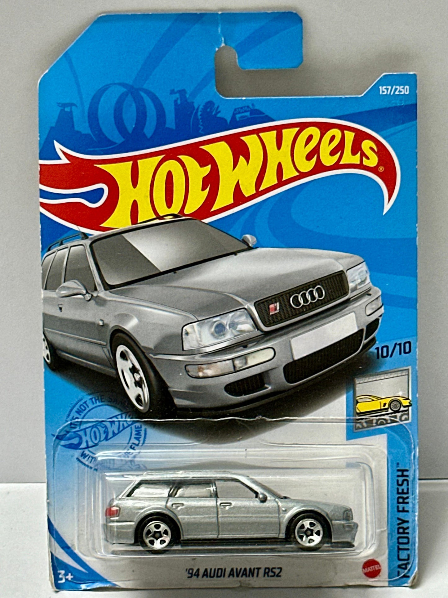 Hot Wheels '94 Audi Avant RS2 - 1:64 Diecast Car