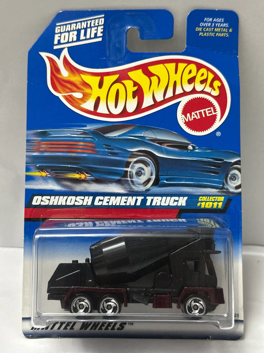 Hot Wheels Oshkosh Cement Truck - Mainline (1998) - #1011
