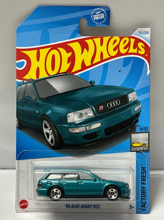 Hot Wheels '94 Audi Avant RS2 - 1:64 Diecast Car