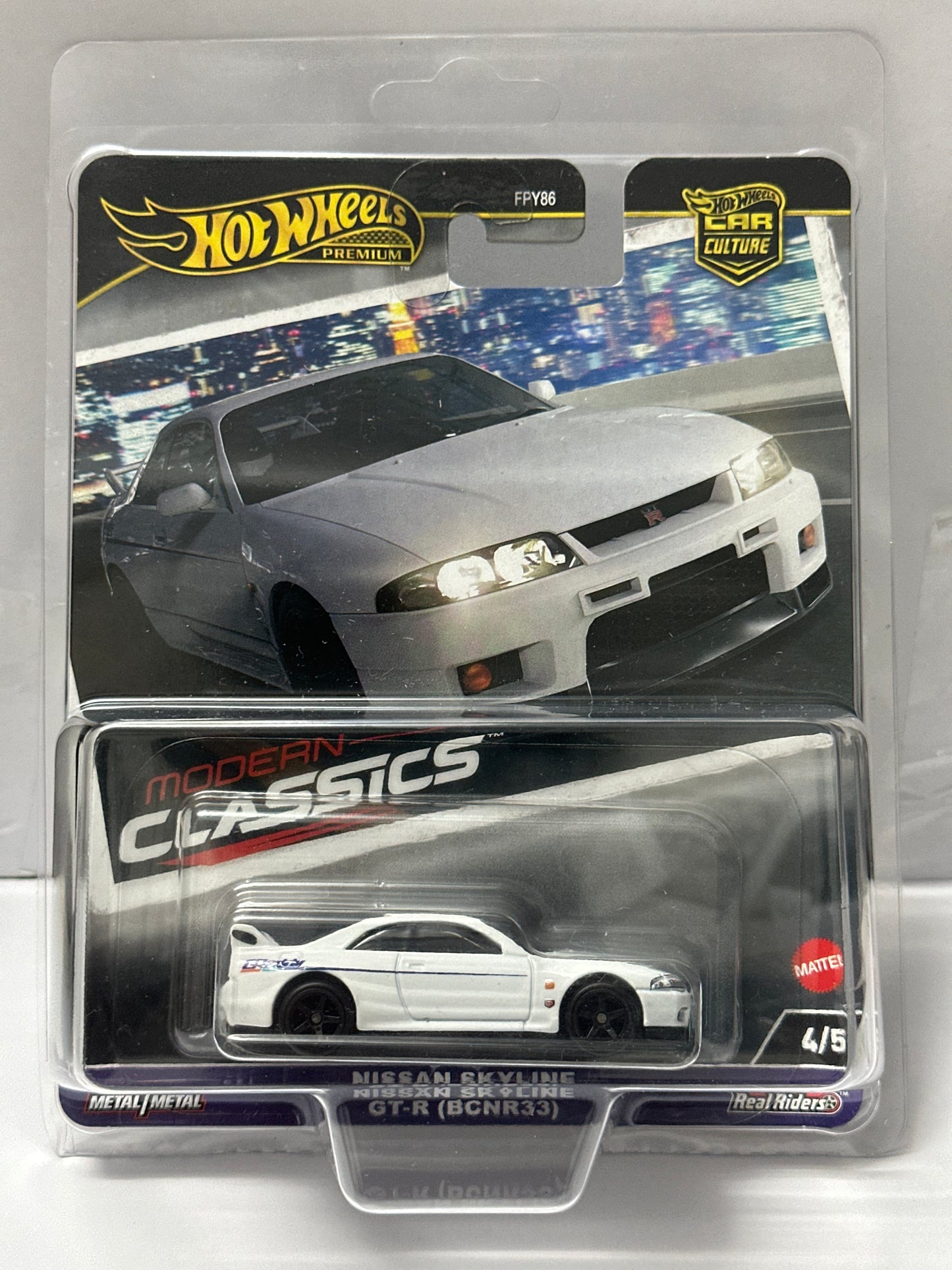 HOT WHEELS PREMIUM MORDERN CLASSICS NISSAN SKYLINE GT-R (BCNR33) (WITH PROTECTOR)