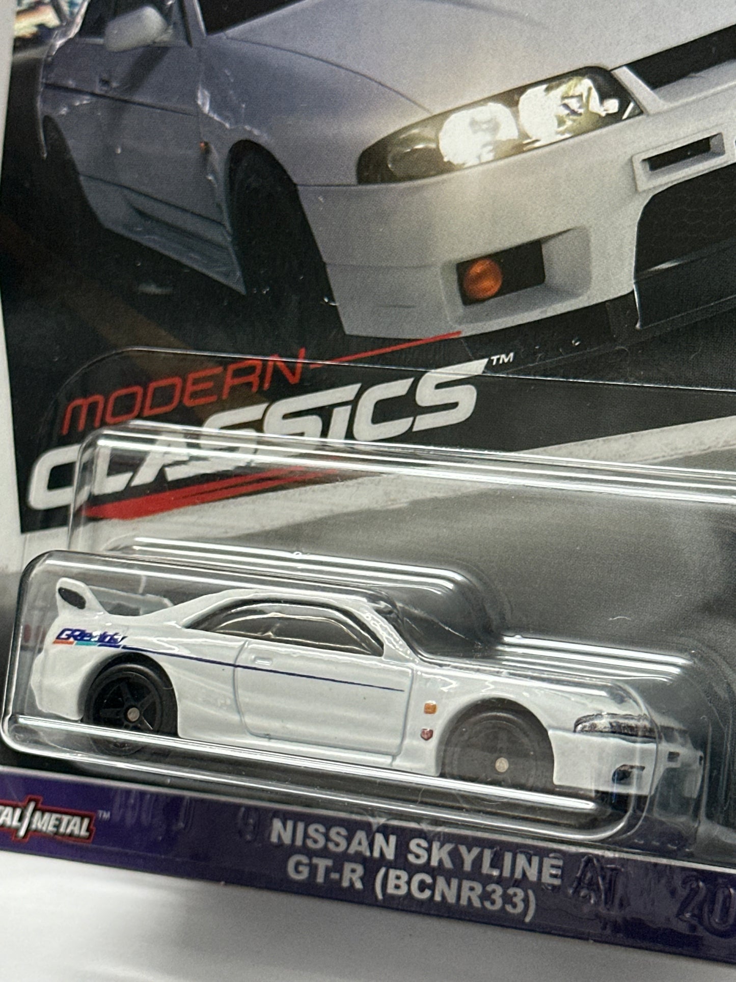 HOT WHEELS PREMIUM MORDERN CLASSICS NISSAN SKYLINE GT-R (BCNR33) (WITH PROTECTOR)